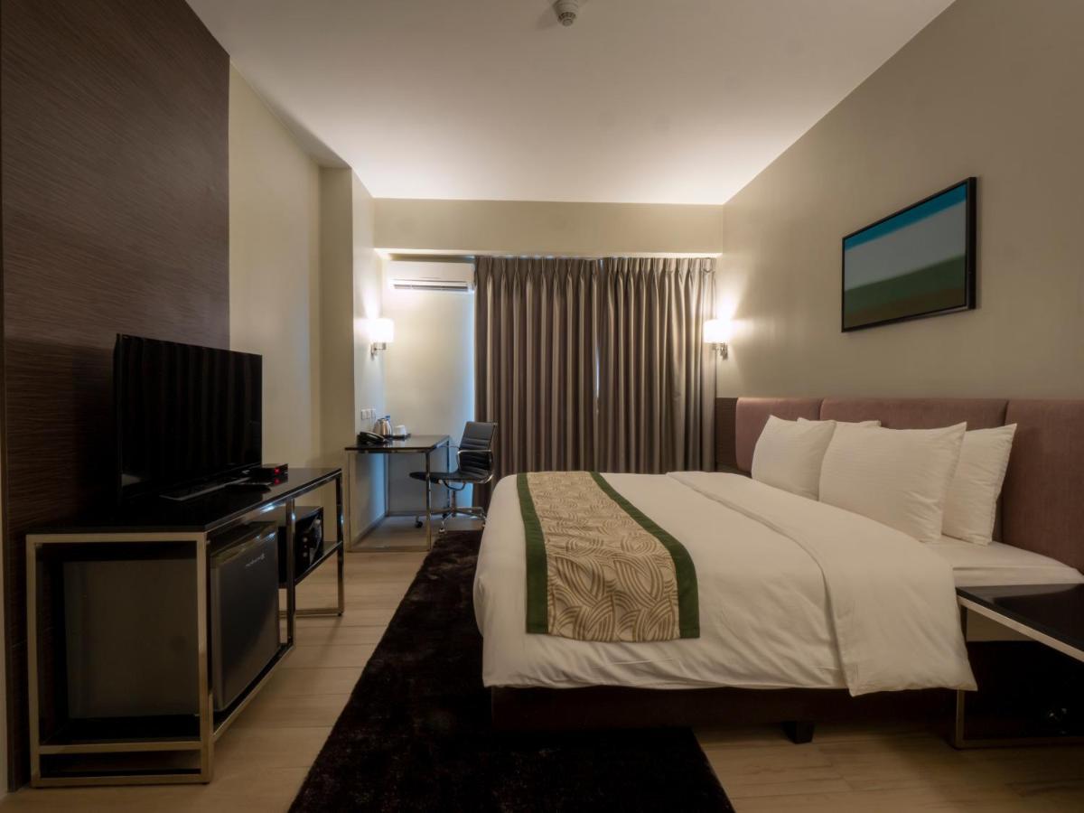 Sequoia Hotel Manila Bay Paranaque City Esterno foto