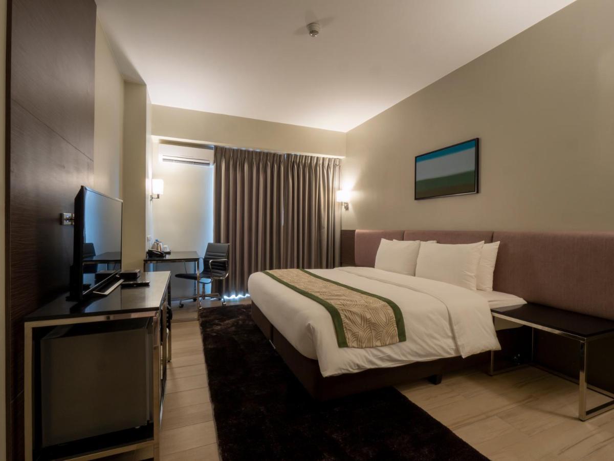 Sequoia Hotel Manila Bay Paranaque City Esterno foto